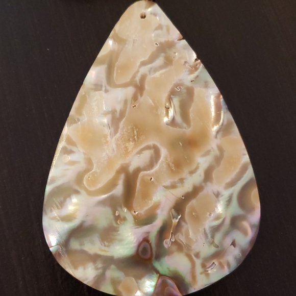 Shell necklace- so pretty! - Picture 6 of 6